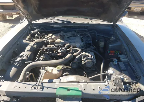 2002 Ford Mustang z USA, uszkodzony, nr VIN 1FAFP40412F208412